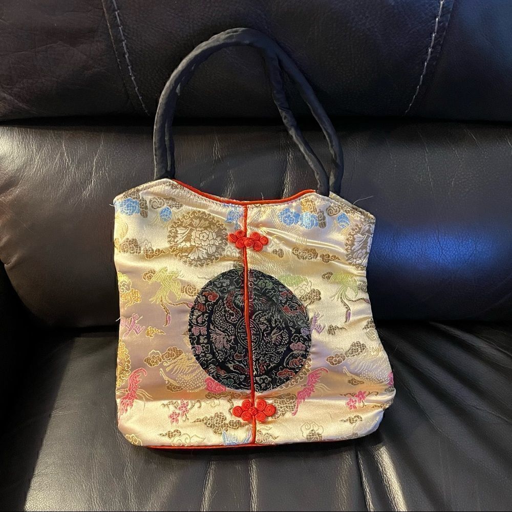 PURSE! Chinese embroidery purse, Never used
